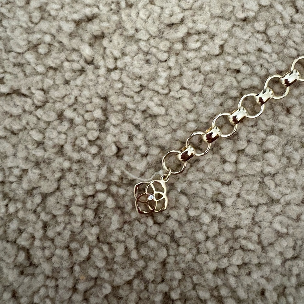 Kendra Scott McKenna  Necklace - Picture 2 of 2